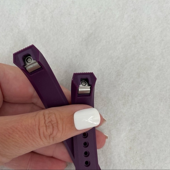 FITBIT Alta H Purple band is Fitbit brand Black & Green Geak Fitbit compatible - Picture 7 of 9
